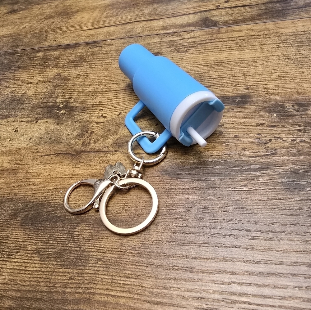 New blue tumbler chapstick keychain - Picture 1 of 6